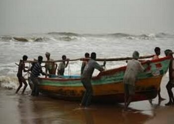നിരോധനവും, നിയന്ത്രണങ്ങളും; വലഞ്ഞ് മൽസ്യത്തൊഴിലാളികൾ