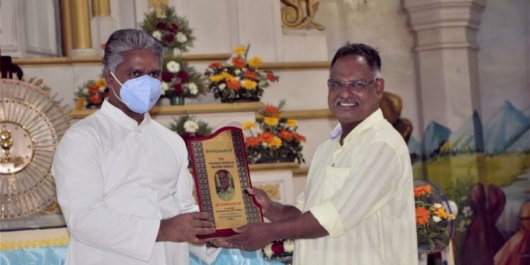 അദ്ധ്യാപക ദിനത്തിൽ അദ്ധ്യാപകരെ ആദരിച്ച് വിഴിഞ്ഞം ഇടവക