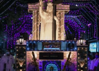 ക്രിസ്തു രാജത്വ തിരുനാൾ നിറവിൽ വെട്ടുകാട് മാദ്രെ ദേ ദേവൂസ് ഇടവക