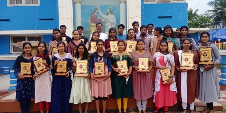 ഉന്നത വിജയം കരസ്ഥമാക്കിയ വിദ്യാർത്ഥികളെ അനുമോദിച്ചു