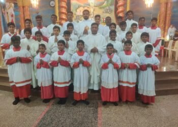 മാതൃകയായി പുതിയതുറ ഇടവക  അൾത്താര ശുശ്രുഷകർ