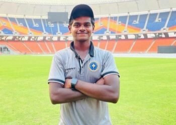 ഇതിഹാസങ്ങളുടെ പിന്നാലെ ഷോൺ റോജറും