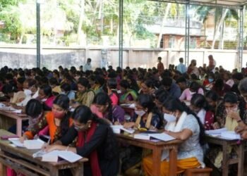 3 മണിക്കൂറില്‍ ബൈബിള്‍ മുഴുവന്‍ പകര്‍ത്തി എഴുതി ലൂര്‍ദുപുരം ഇടവക വിശ്വാസികള്‍