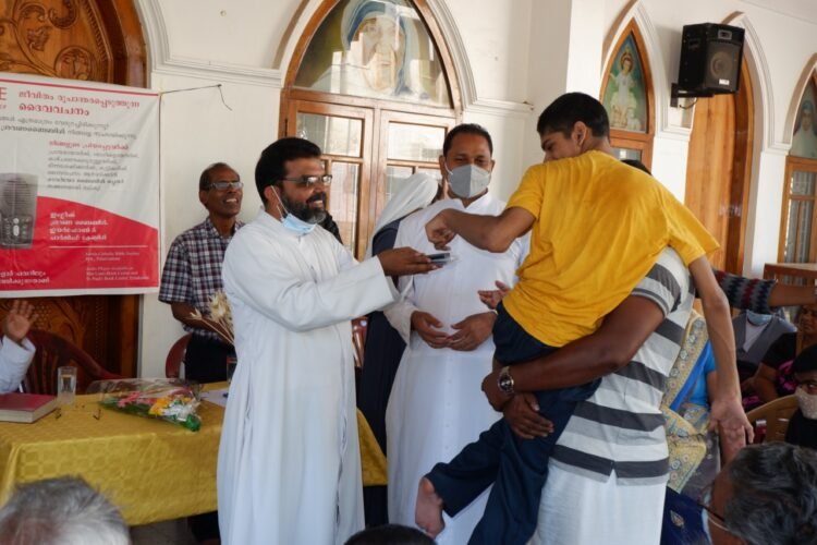 വചനം ഇനി കേട്ടറിയാം: വായനാ ബുദ്ധിമുട്ടുള്ളവർക്ക് ഓഡിയോ ബൈബിൾ