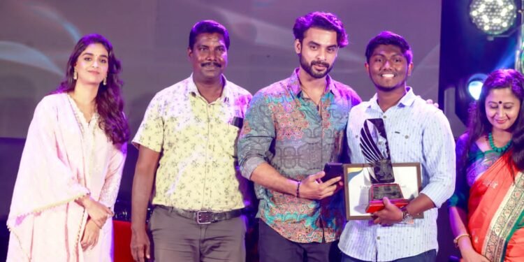 ഓഖി എന്ന കൊടുങ്കാറ്റിന്റെ പശ്ചാത്തലത്തിൽ നിർമ്മിച്ച ഹ്രസ്വ ചിത്രത്തിന് ഷി ഷോർട് ഫിലിം ഫെസ്റ്റിന്റ ആദരവ്