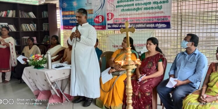 വൃക്ഷ തൈ നൽകി ആദരിച്ച് വനിതദിനാഘോഷം