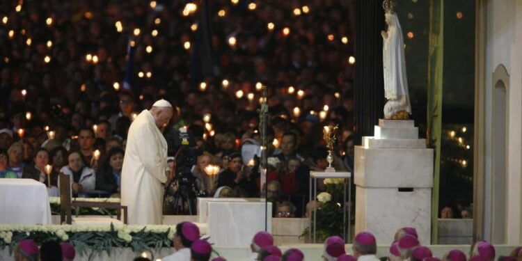 ഫാത്തിമായില് ലോക സമാധാനത്തിനു വേണ്ടി ഫ്രാന്സിസ് പാപ്പ ജപമാല ചൊല്ലി പ്രാര്ത്ഥിക്കും