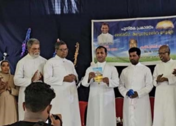 ‘ബൈബിൾ: അറുപത് മനുഷ്യർ’ ഫാ. സ്റ്റീഫൻ എം. റ്റി. യുടെ ഷഷ്ടിപൂർത്തിയിൽ പുസ്തകം പ്രകാശനം ചെയ്തു.