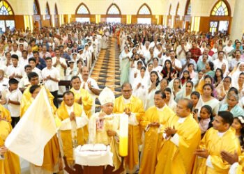 നവീകരിച്ച കത്തീഡ്രൽ ആശീർവാദത്തിനൊപ്പം കോട്ടപുറം രൂപതയിൽ ദിവ്യകാരുണ്യ കോൺഗ്രസിന് തുടക്കമായി.