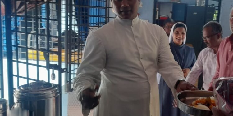 വയോജനങ്ങൾക്ക് കരുതലിന്റെ കരം നീട്ടി പാളയം ഫെറോന