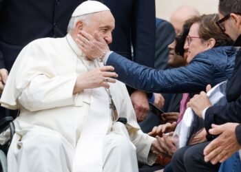 അജഗണത്തെ വിശ്വാസത്തിൽ നയിക്കാൻ കഴിയുന്നതിനു വേണ്ടി എനിക്ക് വേണ്ടി പ്രാർത്ഥിക്കുക: ഫ്രാന്‍സിസ് പാപ്പ