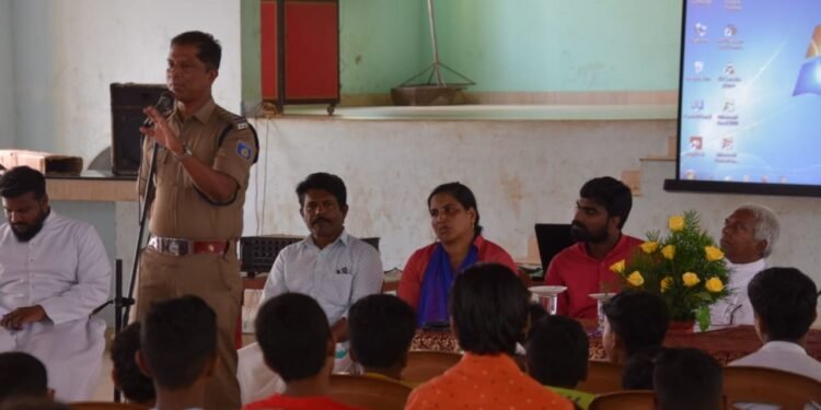 ലഹരിയുടെ ഉപയോഗം ജീവിതത്തിൽ സമ്മാനിക്കുന്നത് നഷ്ടങ്ങൾ മാത്രം: പൂത്തുറ ഇടവകയിൽ ലഹരിവിരുദ്ധ, ട്രാഫിക് ബോധവൽക്കരണ സെമിനാർ നടന്നു