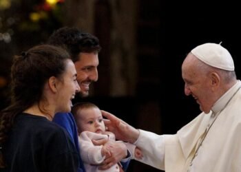 മാതാപിതാക്കളാകുകയെന്നത് ജീവിതത്തിലെ ഏറ്റവും വലിയ സന്തോഷം: ഫ്രാൻസിസ് പാപ്പ