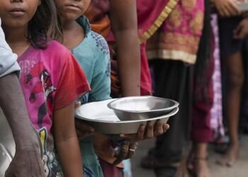 സമ്പന്നമായ ജീവിതശൈലി സ്വീകരിക്കാനായി യത്നിക്കുമ്പോൾ ദാരിദ്ര്യത്തില്‍ കഴിയുന്നവരുടെ ശബ്ദം നാം കേള്‍ക്കാതെ പോകരുത്: ദരിദ്രര്‍ക്കായുള്ള ആഗോള ദിനസന്ദേശത്തിൽ പ്രാൻസിസ് പാപ്പ