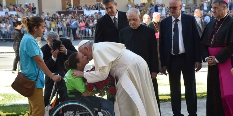 ഫ്രാൻസിസ് പാപ്പയുടെ ഡിസംബര് മാസത്തെ പ്രാര്ത്ഥനാനിയോഗം ഭിന്നശേഷിക്കാര്ക്കുവേണ്ടി