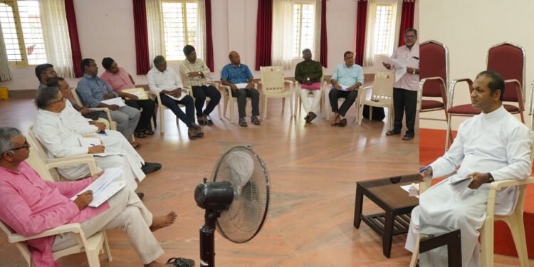അതിരൂപതയിലെ സ്ഥാപനങ്ങളുടെ വിലയിരുത്തൽ യോഗം നടന്നു.