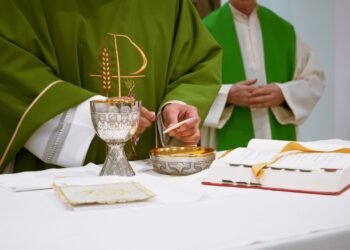 കൗദാശിക വാക്യങ്ങളിലും കൗദാശിക വസ്തുക്കളിലും മാറ്റം വരുത്തരുത്: വത്തിക്കാന്‍ വിശ്വാസ തിരുസംഘം