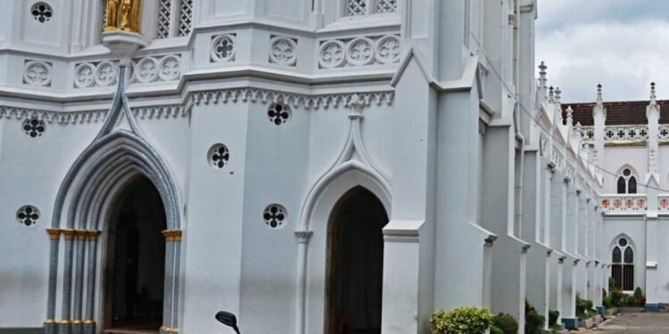 മാർച്ച് 8, 9 “കർത്താവിനായി 24 മണിക്കൂർ” പ്രാർത്ഥാനാചരണത്തിന് ആഹ്വാനം ചെയ്ത് ഫ്രാൻസിസ് പാപ്പ