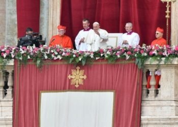 ഫ്രാൻസിസ് പാപ്പയുടെ ‘ഉർബി എത്ത് ഓർബി’ സന്ദേശം: ക്രിസ്തു ഉയിർത്തെഴുന്നേറ്റു! എല്ലാം പുതുതായി ആരംഭിക്കുന്നു!