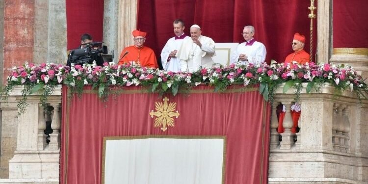 ഫ്രാൻസിസ് പാപ്പയുടെ ‘ഉർബി എത്ത് ഓർബി’ സന്ദേശം: ക്രിസ്തു ഉയിർത്തെഴുന്നേറ്റു! എല്ലാം പുതുതായി ആരംഭിക്കുന്നു!
