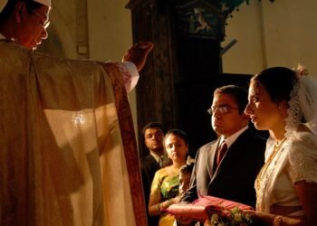 ക്രിസ്തീയ വിവാഹം ഒരു വിളിയാണെന്നു കണ്ടെത്താൻ യുവതയെ സഹായിക്കണം: ഫ്രാൻസിസ് പാപ്പ