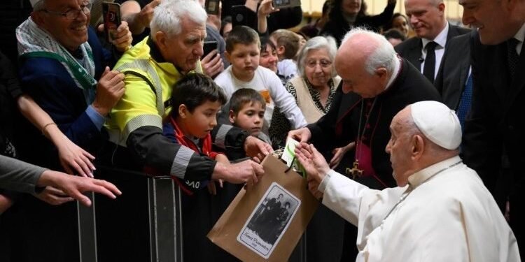 ജൂലൈ 28: ആഗോള വയോജന ദിനത്തിനൊരുക്കമായി ഫ്രാൻസിസ് പാപ്പായുടെ സന്ദേശം പ്രസിദ്ധീകരിച്ചു