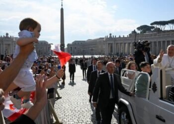 രോഗികളായ കുഞ്ഞുങ്ങളെഴുതിയ കത്തിന് മറുപടി നൽകി ഫ്രാൻസിസ് പാപ്പാ