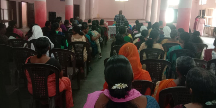 മക്കളില്ലാത്ത ദമ്പതികളുടെ കൂടിവരവ് നടത്തി കുടുംബ ശൂശ്രൂഷ പുല്ലുവിള ഫൊറോന