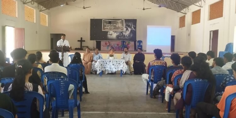 മനുഷ്യക്കടത്ത്; ബോധവത്ക്കരണ ക്ലാസ് നടത്തി പുതുക്കുറിച്ചി ഫൊറോന യുവജന, സാമൂഹ്യ ശൂശ്രൂഷ സമിതികൾ