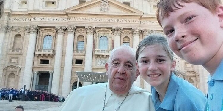 ക്രിസ്തുവിനും സഹോദരങ്ങൾക്കും ഒപ്പമായിരിക്കുക അൾത്താരശുശ്രൂഷികളോട് ഫ്രാൻസിസ് പാപ്പാ