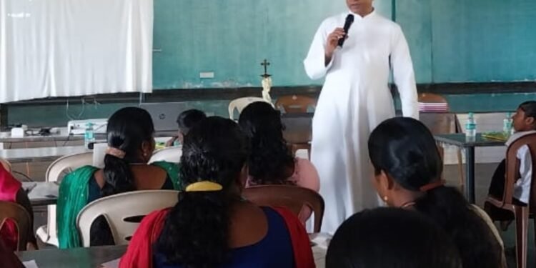 മതാധ്യാപക ശാക്തീകരണ ശില്പശാല നടത്തി അടിമലത്തുറ ക്രിസ്തീയ വിശ്വാസ ജീവിത പരിശീലന സമിതി