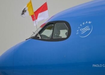 ഫ്രാൻസിസ് പാപ്പയുടെ വിമാനം ഇന്ത്യയ്ക്ക് മുകളിൽ; ഇന്ത്യൻ ജനതയ്ക്ക് പാപ്പായുടെ പ്രാർത്ഥനയും ആശംസകളും