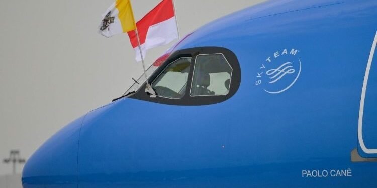 ഫ്രാൻസിസ് പാപ്പയുടെ വിമാനം ഇന്ത്യയ്ക്ക് മുകളിൽ; ഇന്ത്യൻ ജനതയ്ക്ക് പാപ്പായുടെ പ്രാർത്ഥനയും ആശംസകളും