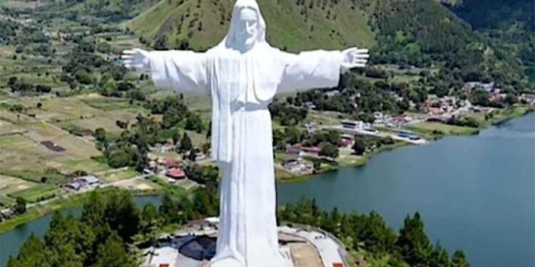 ലോകത്തിലെ ഏറ്റവും ഉയരമുള്ള യേശുവിന്റെ പ്രതിമ ഇനി ഇന്തോനേഷ്യയിൽ