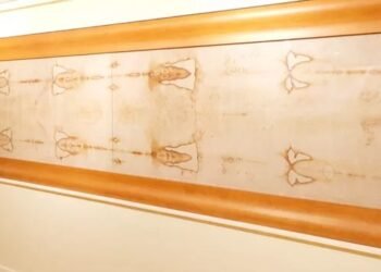 യേശുവിന്റെ തിരുശരീരം പൊതിയാനുപയോഗിച്ച ടൂറിനിലെ തിരുക്കച്ചക്ക് ആദ്യ നൂറ്റാണ്ടോളം പഴക്കമുണ്ടെന്ന് സ്ഥിരീകരണം