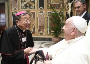 പാപ്പയെക്കണ്ട് മണിപ്പൂരിനായി പ്രാർഥന അഭ്യര്‍ത്ഥിച്ച് ഇംഫാല്‍ ആര്‍ച്ചുബിഷപ്