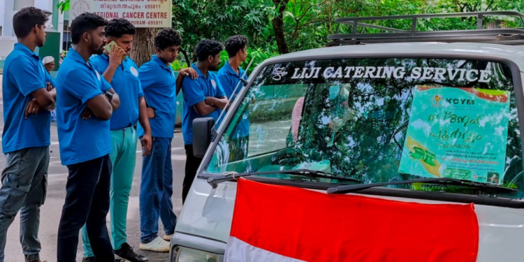 സ്നേഹപൂർവ്വം; കാൻസർ രോഗികൾക്ക് പൊതിച്ചോർ വിതരണം ചെയ്ത് കെ.സി.വൈ.എം നെല്ലിയോട് ഇടവക