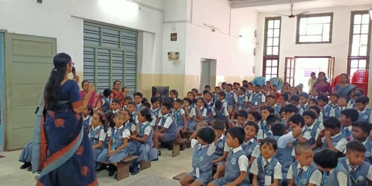 പോഷകാഹാരത്തെക്കുറിച്ച് ബോധവൽക്കരണം നൽകി സാമൂഹ്യ ശുശ്രൂഷ പേട്ട ഫൊറോന പുഷ്പഗിരി ഹെൽത്ത്‌ ക്ലബ്‌