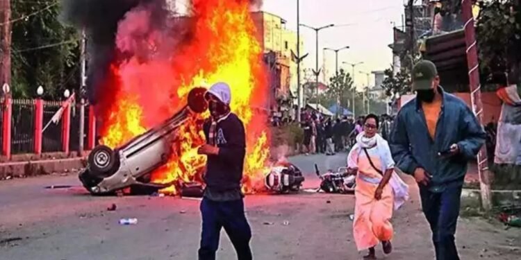 മണിപ്പുർ വീണ്ടും കത്തുന്നു; ക്രിസ്ത്യൻ പള്ളികൾക്കു നേരെ ആക്രമണം
