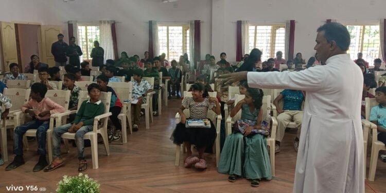 ആർ. സി. സ്കൂൾസ് ടീച്ചേഴ്സ് ഗിൾഡിന്റെ നേതൃത്വത്തിൽ ചിത്രരചന ക്യാമ്പ് നടന്നു