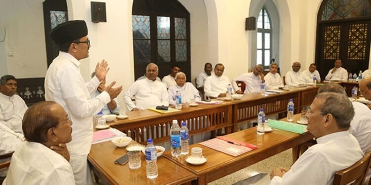 ലീഗ് നേതാക്കൾ ലത്തീൻ മെത്രാന്‍ സമിതിയുമായും മുനമ്പം സമര സമിതിയുടെ നേതാക്കളുമായും കൂടിക്കാഴ്ച നടത്തി