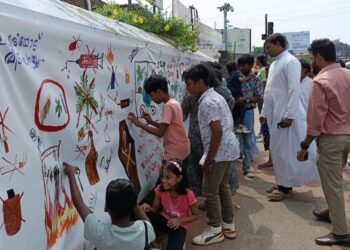 ലഹരിക്കെതിരെ ഫ്രീഡം വാൾ പെയിന്റിംഗ് സംഘടിപ്പിച്ച് പാളയം ഫൊറോന സാമൂഹ്യ ശുശ്രൂഷ