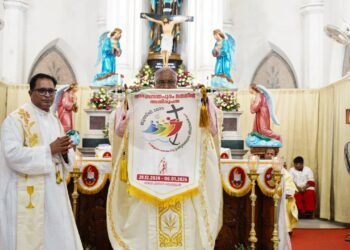 ‘വിശുദ്ധ കൊച്ചുത്രേസ്യയുടെ കരം പിടിച്ച് പ്രത്യാശയുടെ തീർത്ഥാടകർ ആകാം’; തിരുവനന്തപുരം അതിരൂപതയിൽ ജൂബിലി വർഷത്തിന്‌ തുടക്കമായി