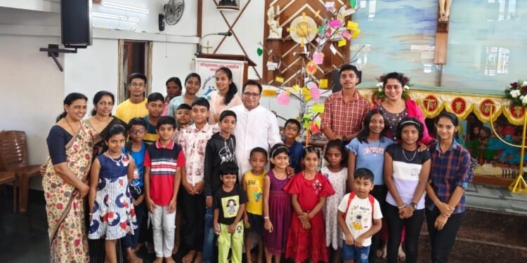 കുന്നുംപുറം ഇടവകയിൽ വചനമരം ഒരുക്കി ജൂബിലി വർഷാചരണത്തിന്‌ തുടക്കം കുറിച്ചു