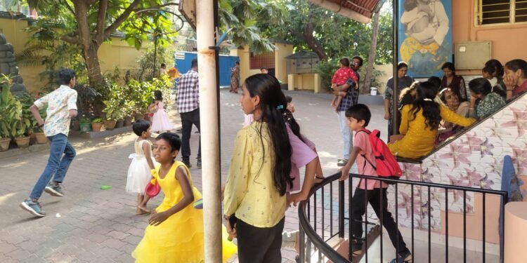 ജൂബിലി വർഷാചരണം; ശ്രീകാര്യം ഇടവകയിലെ കുട്ടികളും യുവജനങ്ങളും മദർ തെരേസ ഓർഫനേജ് സന്ദർശിച്ചു