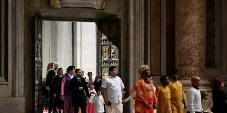 ഒരു മാസത്തിനിടെ വത്തിക്കാനിലെ വിശുദ്ധ വാതിലിലൂടെ പ്രവേശിച്ചത് 13 ലക്ഷം വിശ്വാസികള്‍