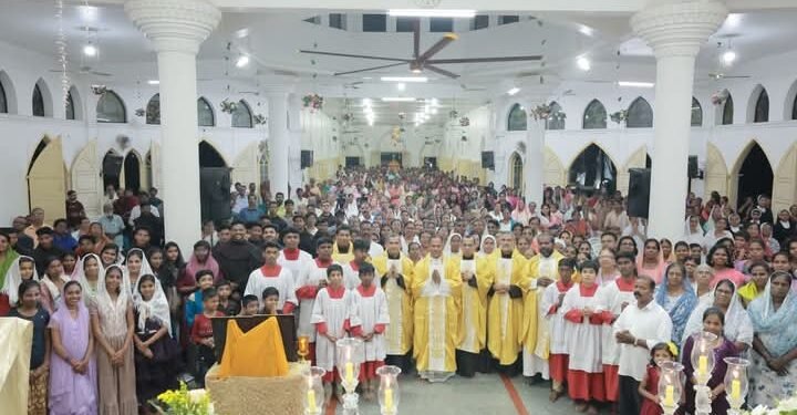 ദൈവദാസന്‍ ആര്‍ച്ച്ബിഷപ്പ് ബെന്‍സിഗറിന്‍റെ വിശ്വാസ ദീപ പ്രയാണം തൂങ്ങാംപാറയില്‍