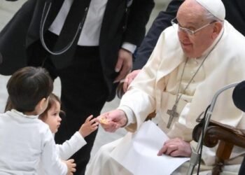 കുട്ടികളെക്കുറിച്ച് അപ്പസ്‌തോലിക ലേഖനം എഴുതുമെന്ന പ്രഖ്യാപനവുമായി ഫ്രാന്‍സിസ് പാപ്പ