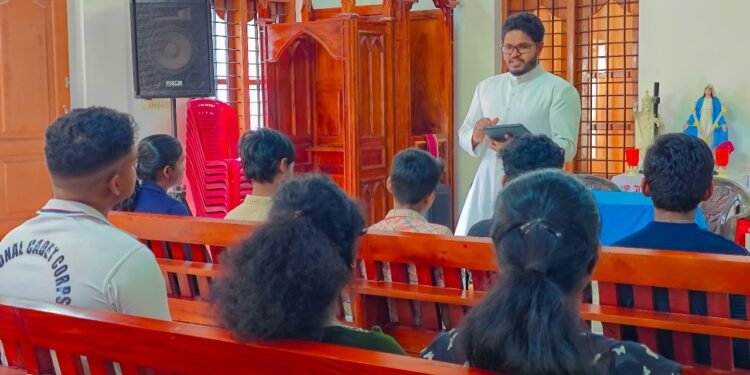 ക്രിസ്റ്റസ് ഫോർട്ടിസ്; പരീക്ഷ ഒരുക്ക ക്ലാസ്സ് നടത്തി കെ.സി.വൈ.എം നെല്ലിയോട് യൂണിറ്റ്