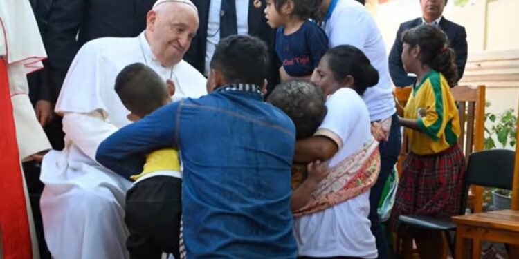 ഫ്രാൻസീസ് പാപ്പായുടെ മാർച്ച് മാസത്തെ പ്രാർത്ഥന നിയോഗം; പ്രതിസന്ധിയിലായ കുടുംബങ്ങൾക്കു വേണ്ടി